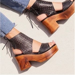 Free People Bed Stu Mollie platform size 8.